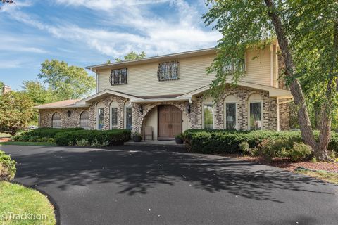 Tiny photo for 23061 N Apple Hill Lane, Lincolnshire, IL 60069 (MLS # 12588833)