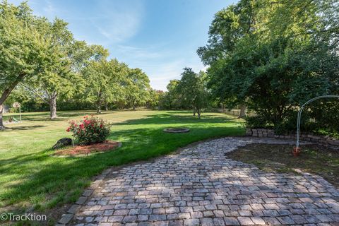 Tiny photo for 23061 N Apple Hill Lane, Lincolnshire, IL 60069 (MLS # 12588833)