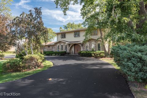 Photo of 23061 N Apple Hill Lane, Lincolnshire, IL 60069 (MLS # 12588833)