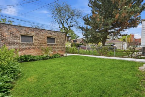 Tiny photo for 7923 S Luella Avenue, Chicago, IL 60617 (MLS # 12634327)