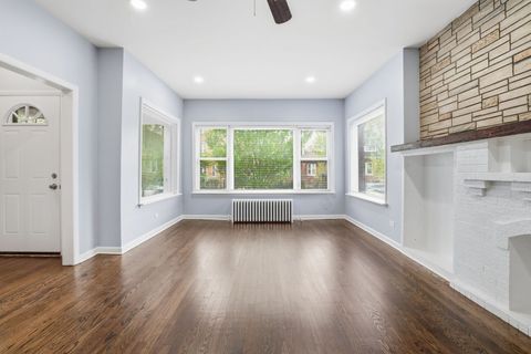 Tiny photo for 7923 S Luella Avenue, Chicago, IL 60617 (MLS # 12634327)