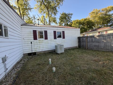 Tiny photo for 108 W Walnut Street, Gibson City, IL 60936 (MLS # 12502620)