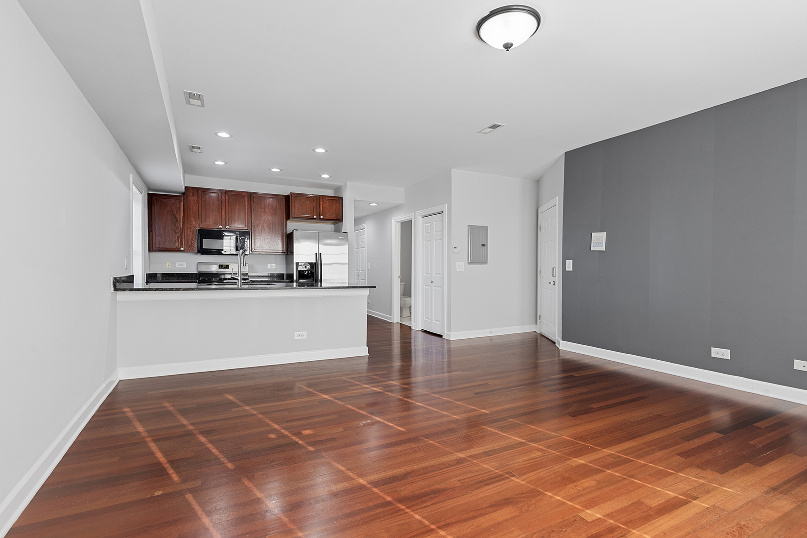 7367 N Ashland Boulevard 3