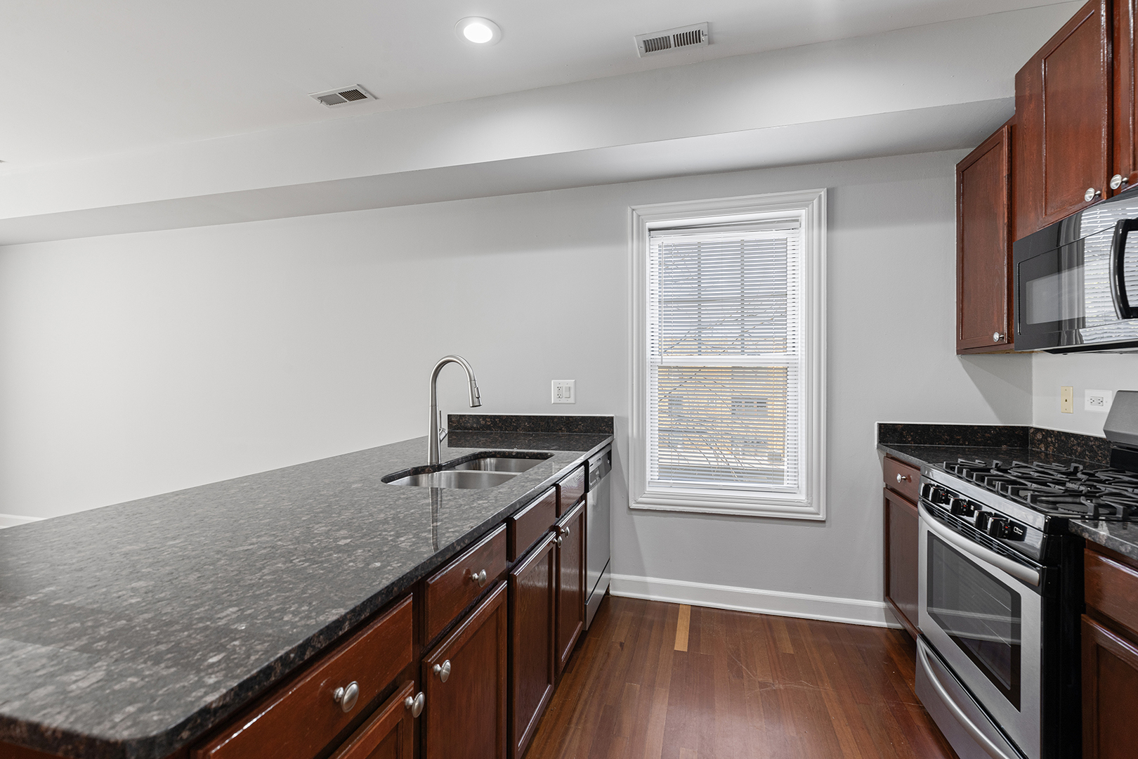 7367 N Ashland Boulevard 3