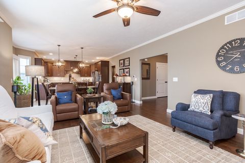 Tiny photo for 2110 Sinclair Court, Bloomington, IL 61704 (MLS # 12572293)