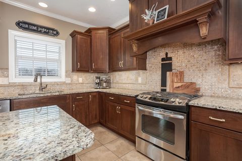 Tiny photo for 2110 Sinclair Court, Bloomington, IL 61704 (MLS # 12572293)