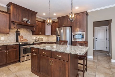 Tiny photo for 2110 Sinclair Court, Bloomington, IL 61704 (MLS # 12572293)