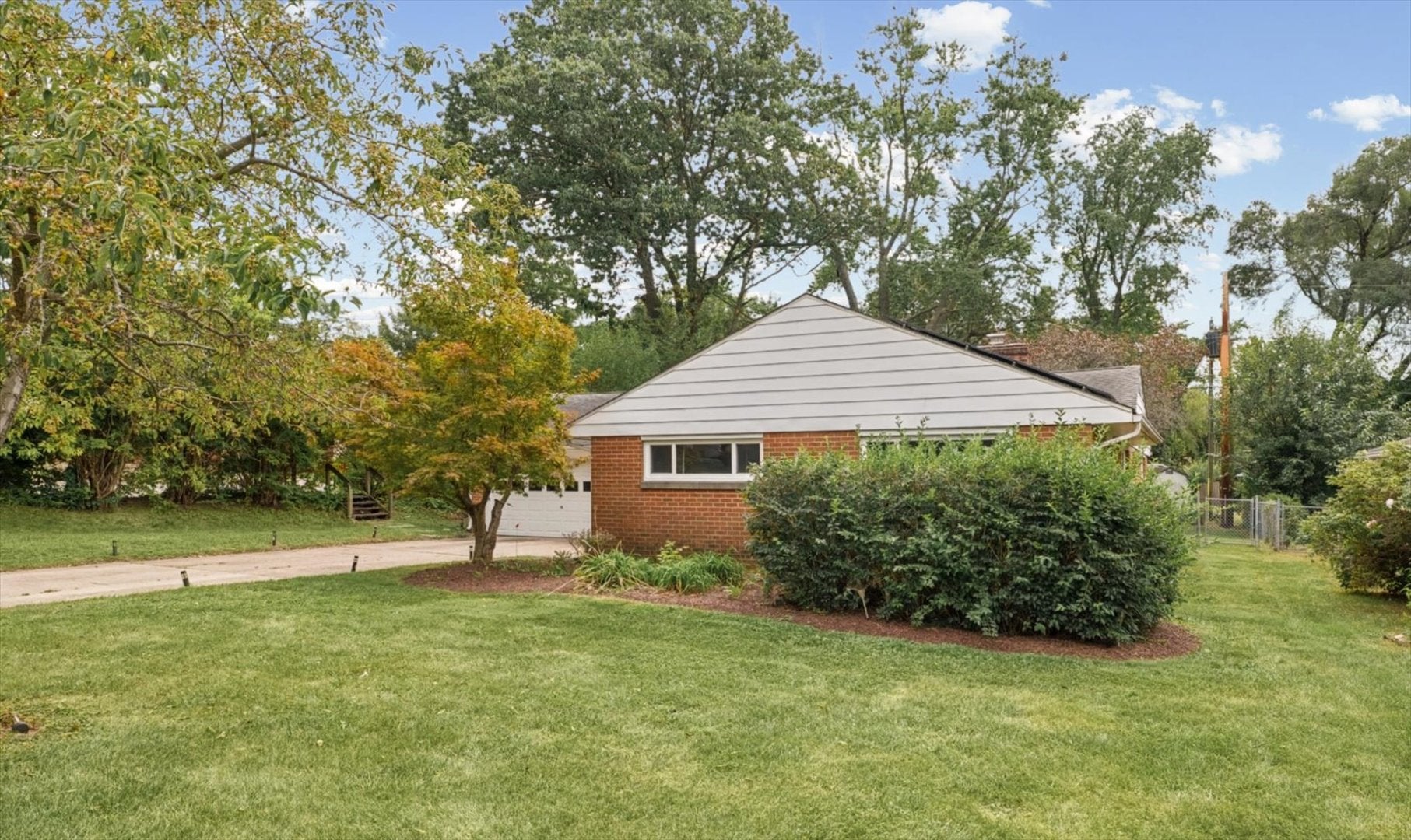 1407 W John Street