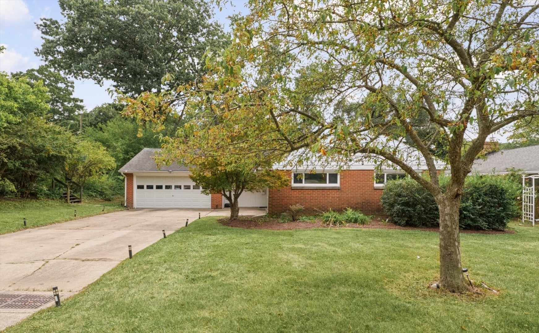1407 W John Street