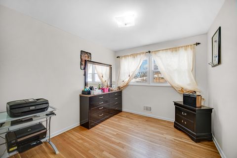 Tiny photo for 7934 W Park Avenue, Niles, IL 60714 (MLS # 12560384)