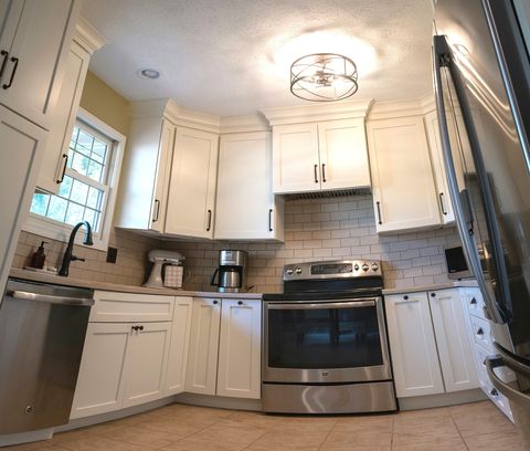 Tiny photo for 701 Thomas Drive, Heyworth, IL 61745 (MLS # 12469282)