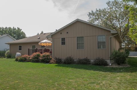 Tiny photo for 701 Thomas Drive, Heyworth, IL 61745 (MLS # 12469282)