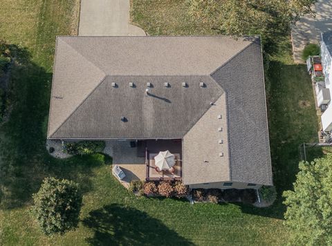 Tiny photo for 701 Thomas Drive, Heyworth, IL 61745 (MLS # 12469282)