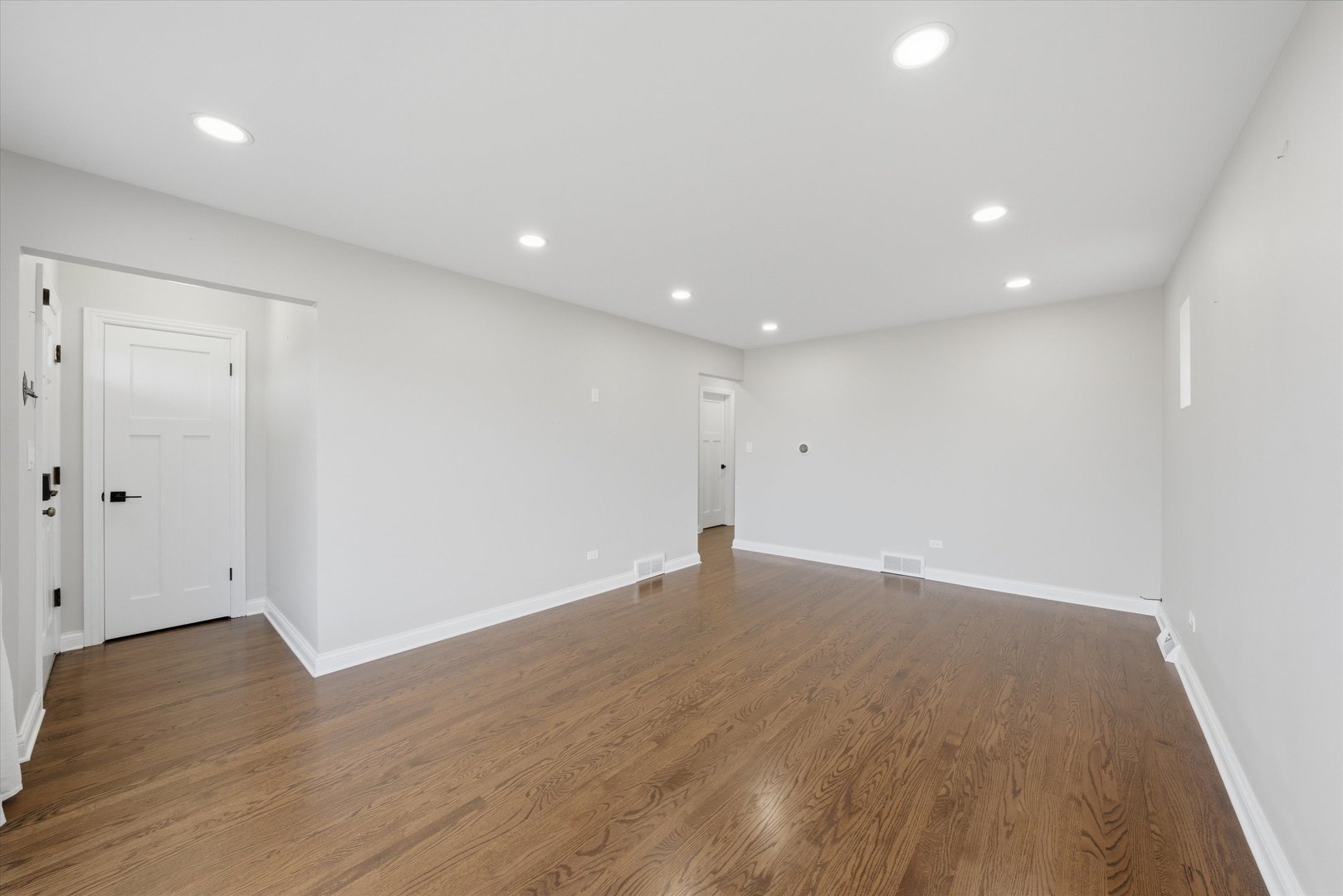 4312 N NOTTINGHAM Avenue