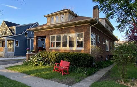 Photo of 407 N Pine Avenue, Arlington Heights, IL 60004 (MLS # 12616750)