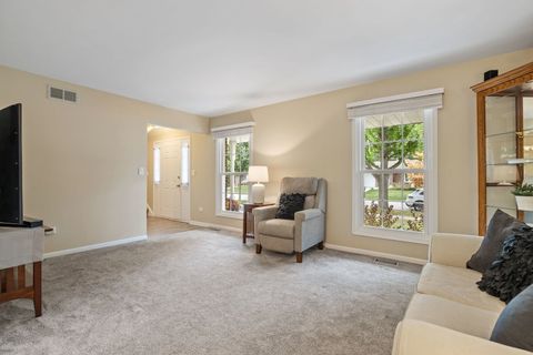 Tiny photo for 5820 Raintree Lane, Westmont, IL 60559 (MLS # 12489088)