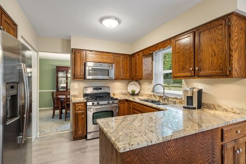 Tiny photo for 5820 Raintree Lane, Westmont, IL 60559 (MLS # 12489088)