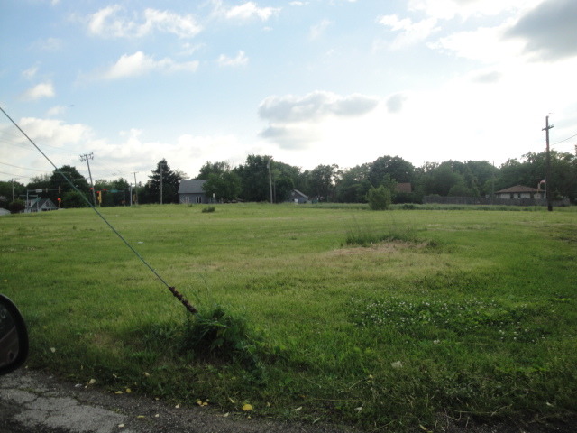 1607 Maple Road