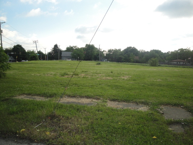 1607 Maple Road
