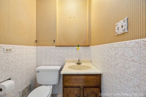 Tiny photo for 1927 Warrenville Road, Lisle, IL 60532 (MLS # 12485525)