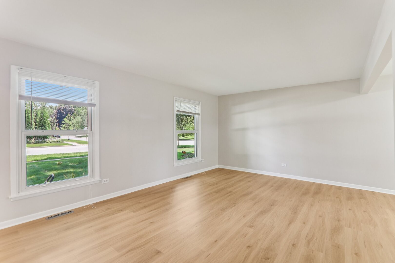 818 W Golf Road