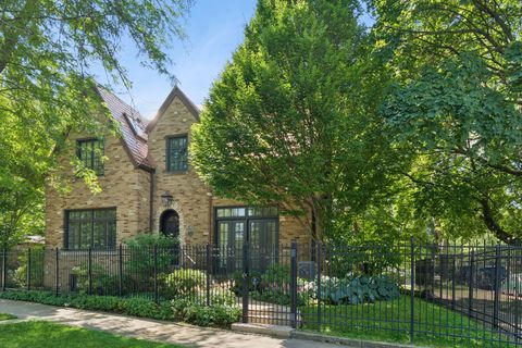 3045 W ARDMORE Avenue Chicago IL 60659