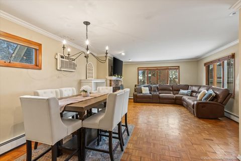 Tiny photo for 9837 S Hamilton Avenue, Chicago, IL 60643 (MLS # 12549302)