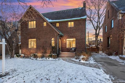 Photo of 9837 S Hamilton Avenue, Chicago, IL 60643 (MLS # 12549302)
