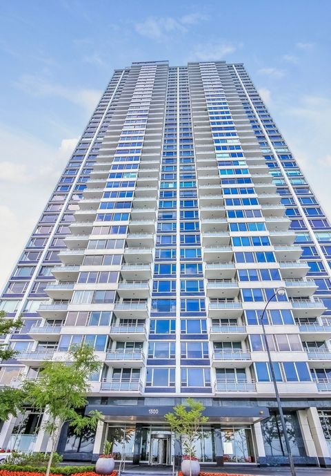 1300 N Lake Shore Drive 18D Chicago IL 60610