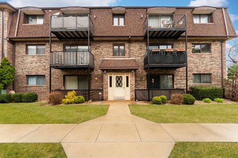 Photo of 7632 W Lawrence Avenue #1A, Harwood Heights, IL 60706 (MLS # 12590660)