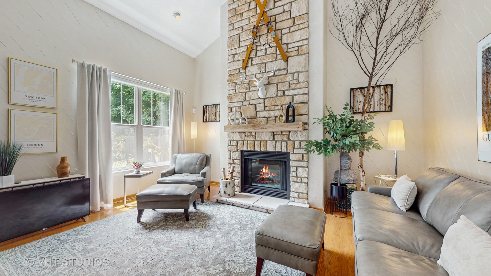 301 W Eagle Court