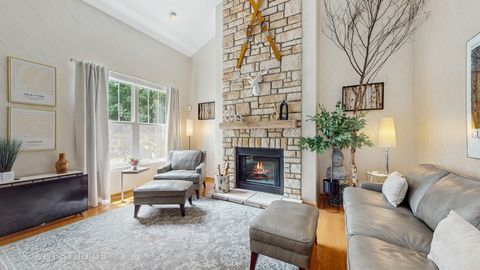 Tiny photo for 301 W Eagle Court, Waukegan, IL 60087 (MLS # 12395778)