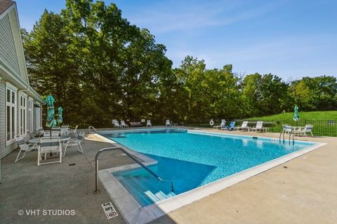 Tiny photo for 301 W Eagle Court, Waukegan, IL 60087 (MLS # 12395778)
