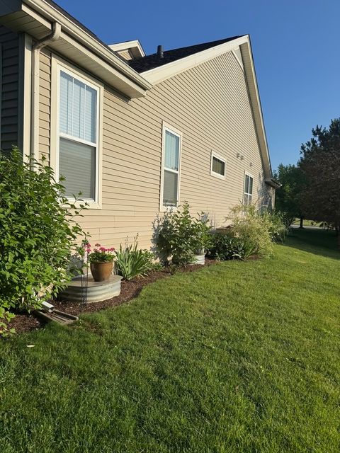 Tiny photo for 301 W Eagle Court, Waukegan, IL 60087 (MLS # 12395778)