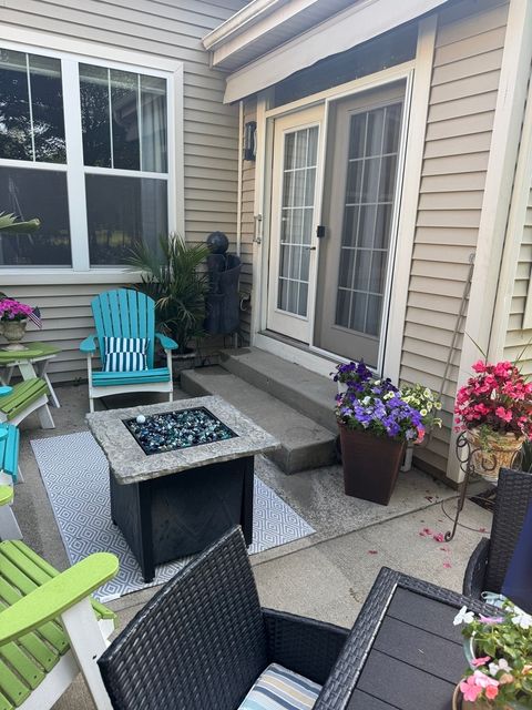 Tiny photo for 301 W Eagle Court, Waukegan, IL 60087 (MLS # 12395778)