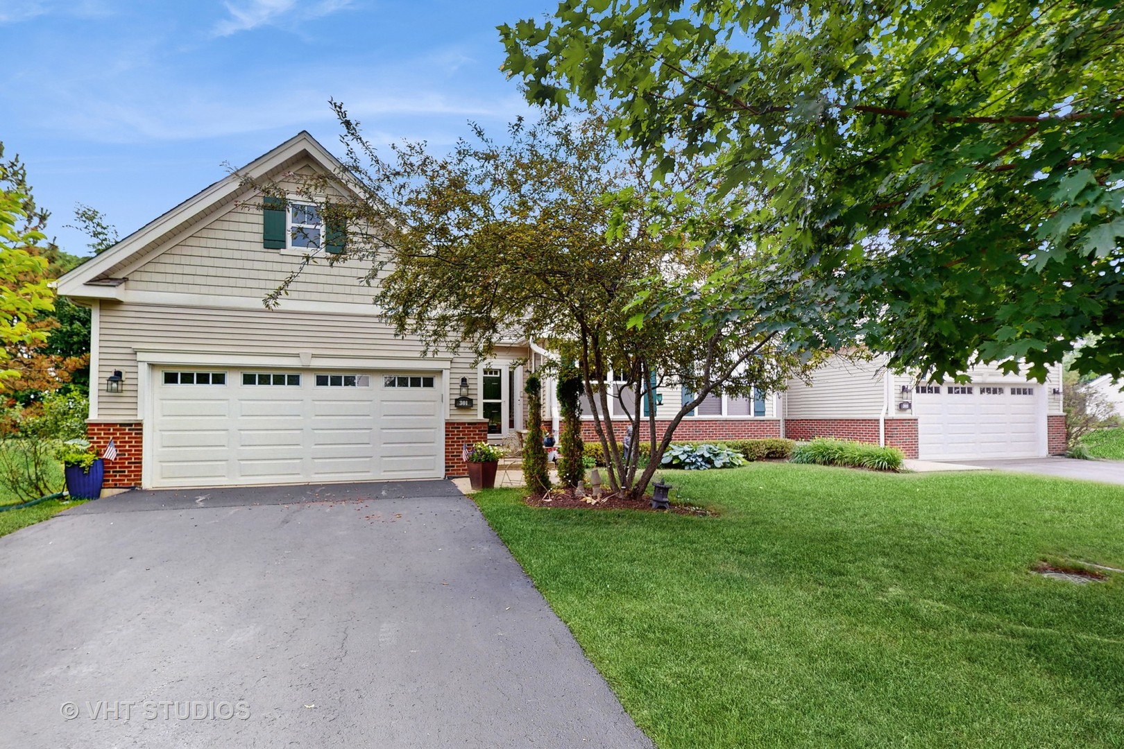 301 W Eagle Court