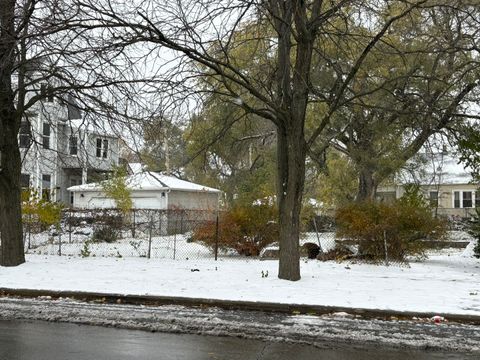 1418 E 76th Street Chicago IL 60619