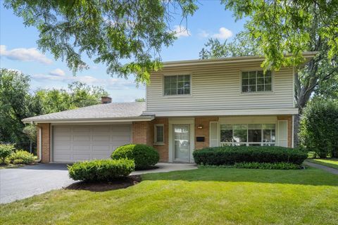 Photo of 49 Larkdale East Road, Deerfield, IL 60015 (MLS # 12456415)
