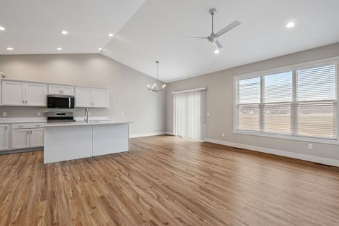 Tiny photo for 4 FRANK Court, Le Claire, IA 52753 (MLS # 12550232)