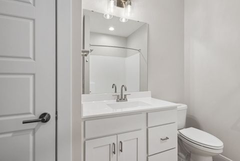 Tiny photo for 4 FRANK Court, Le Claire, IA 52753 (MLS # 12550232)