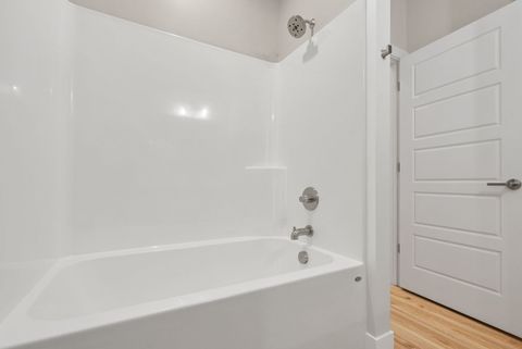 Tiny photo for 4 FRANK Court, Le Claire, IA 52753 (MLS # 12550232)