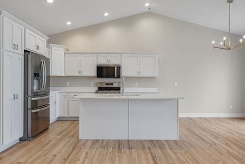 Tiny photo for 4 FRANK Court, Le Claire, IA 52753 (MLS # 12550232)