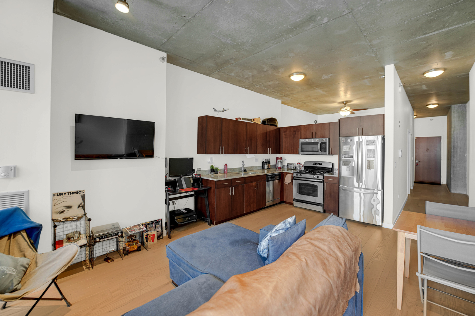 235 W VAN BUREN Street 2721
