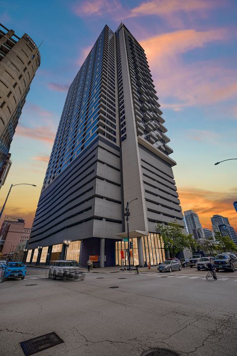 Photo of 235 W VAN BUREN Street #2721, Chicago, IL 60607 (MLS # 12492563)