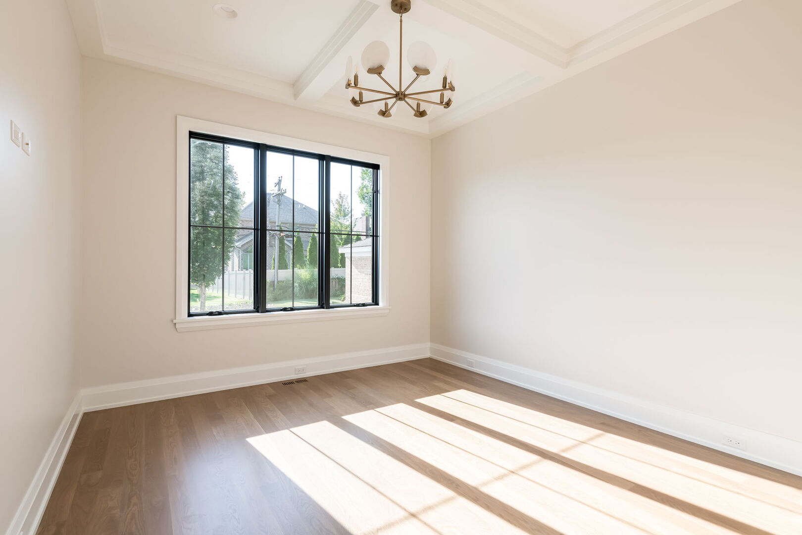 Elmhurst, Illinois 60126, United States, 5 Bedrooms Bedrooms, ,5 BathroomsBathrooms,Residential,Active,211765