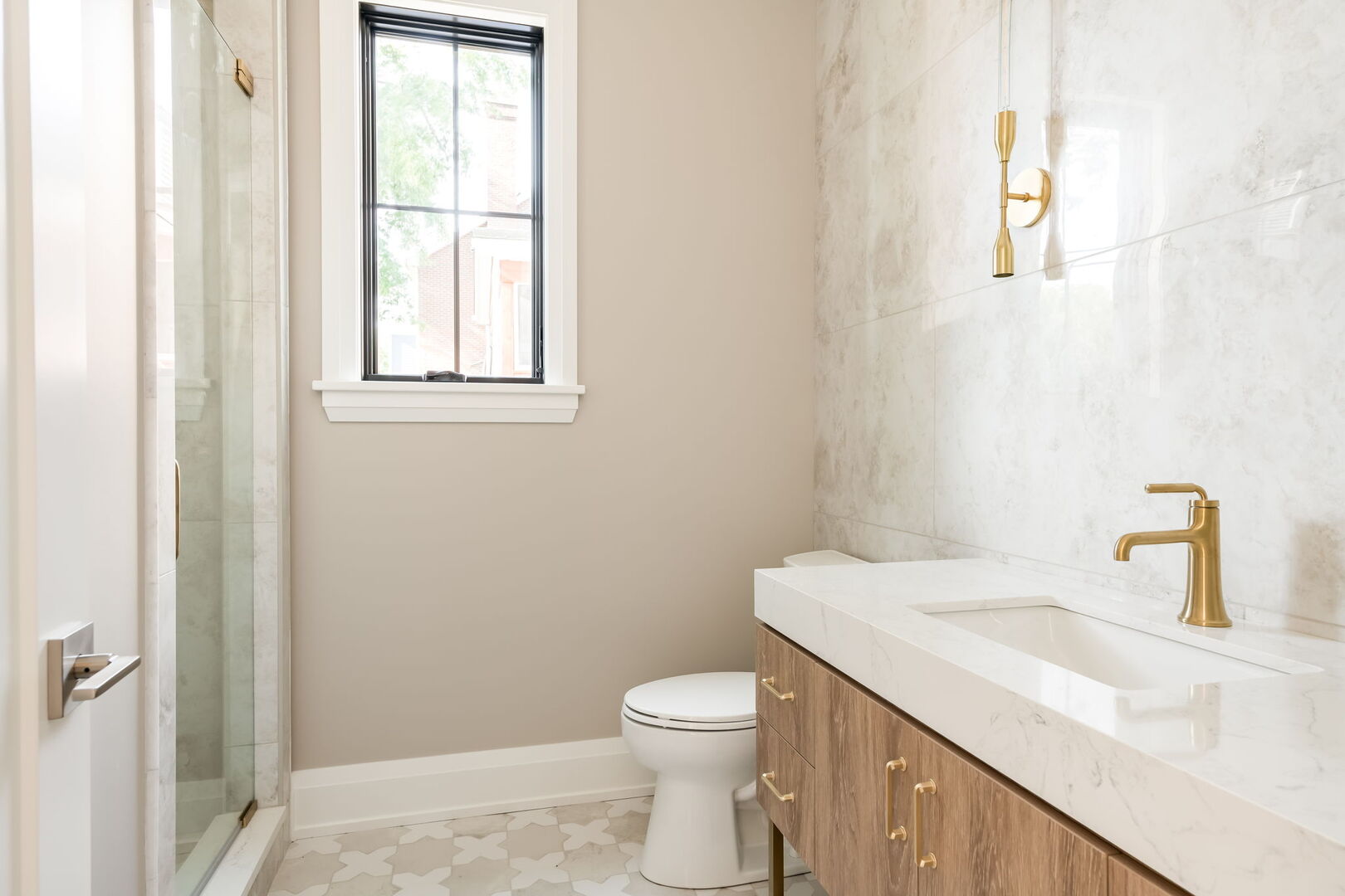 Elmhurst, Illinois 60126, United States, 5 Bedrooms Bedrooms, ,5 BathroomsBathrooms,Residential,Active,211765