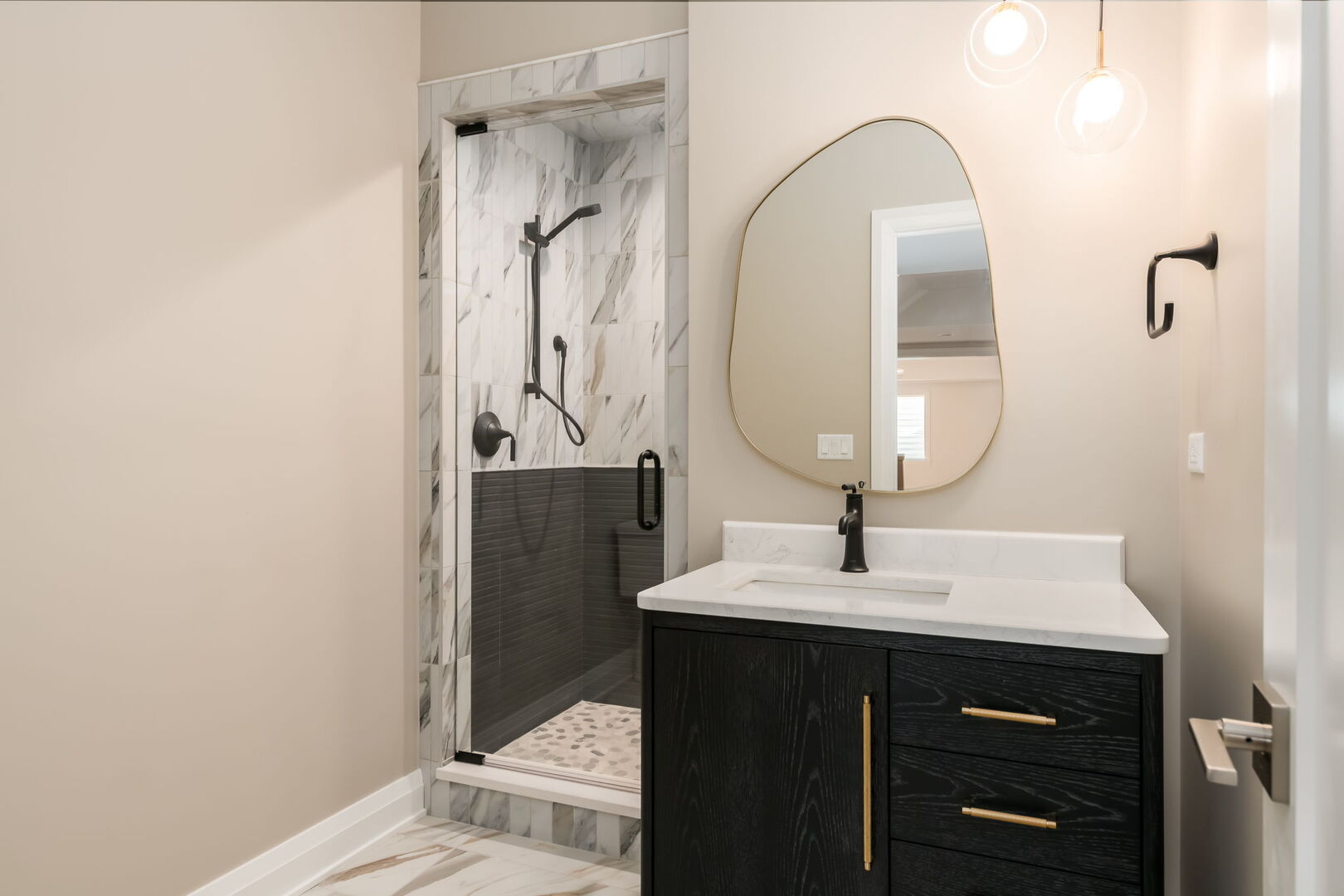 Elmhurst, Illinois 60126, United States, 5 Bedrooms Bedrooms, ,5 BathroomsBathrooms,Residential,Active,211765