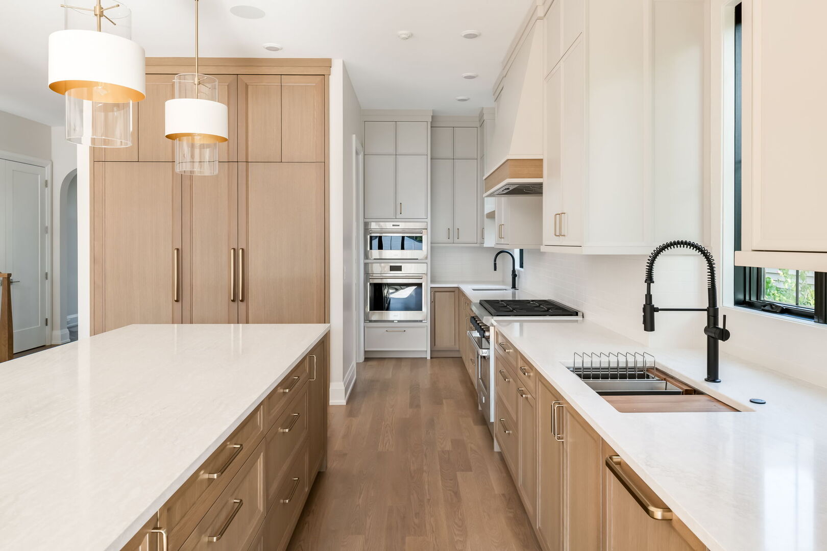 Elmhurst, Illinois 60126, United States, 5 Bedrooms Bedrooms, ,5 BathroomsBathrooms,Residential,Active,211765