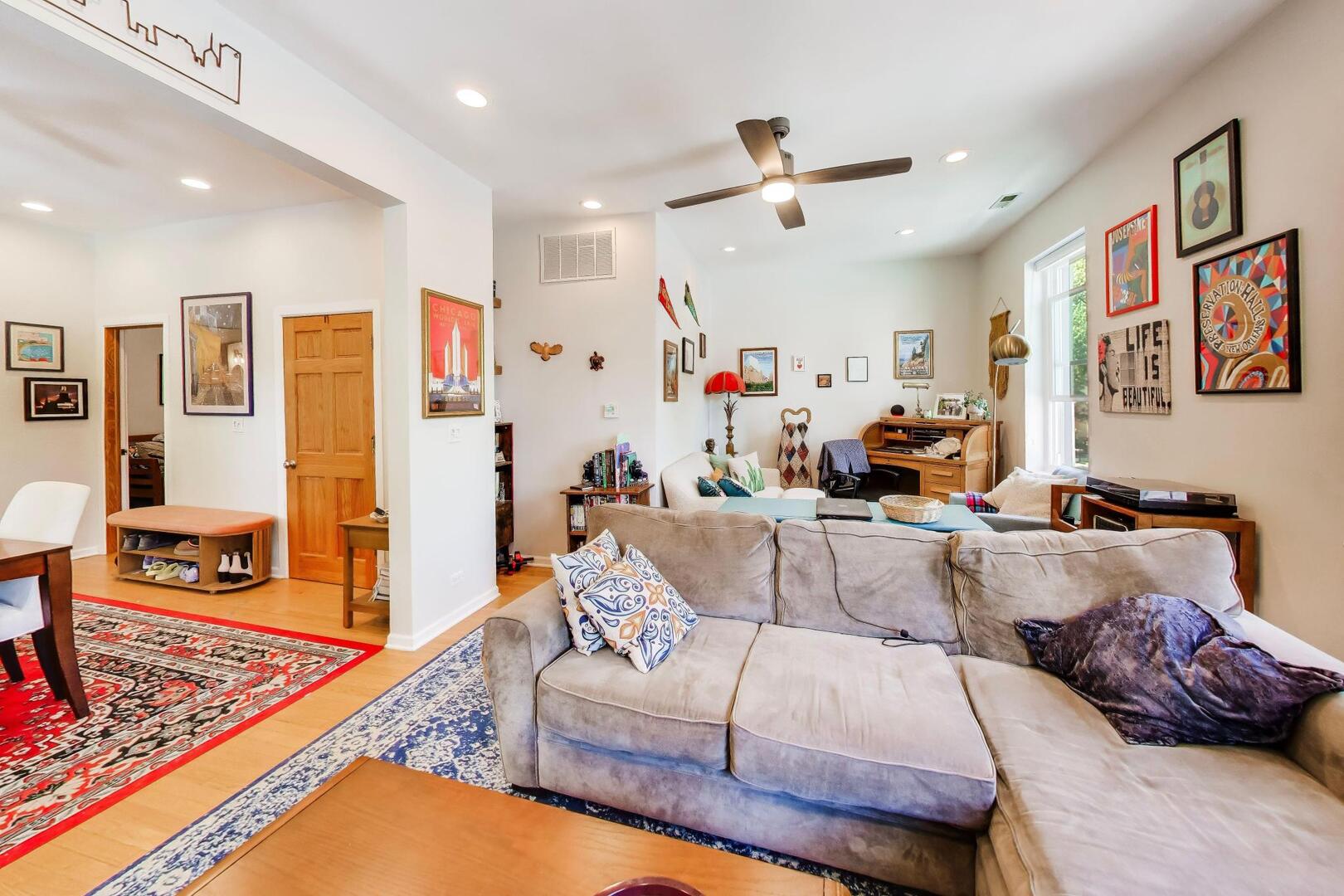 2455 N Sawyer Avenue