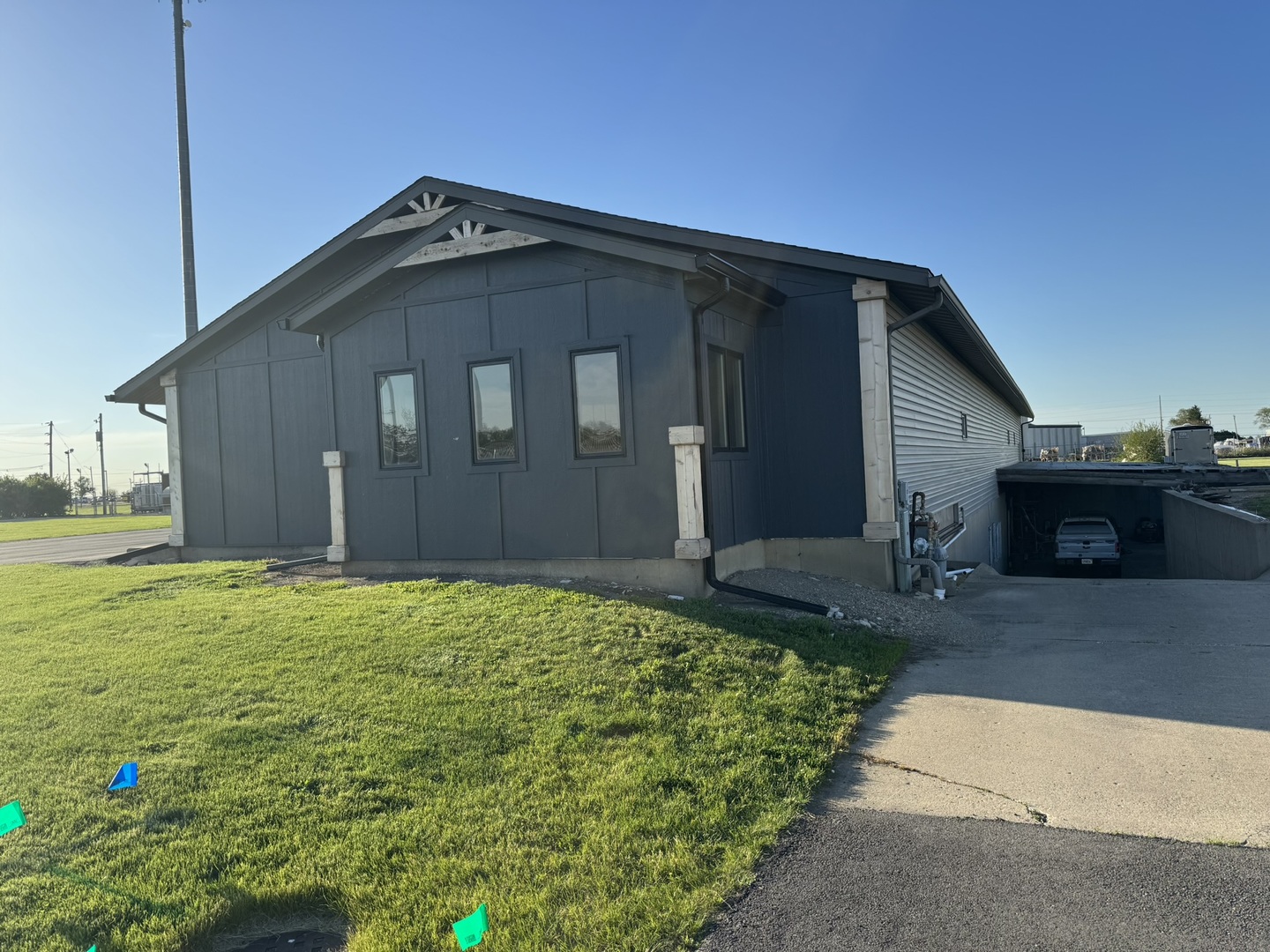 410 E Stevenson Road